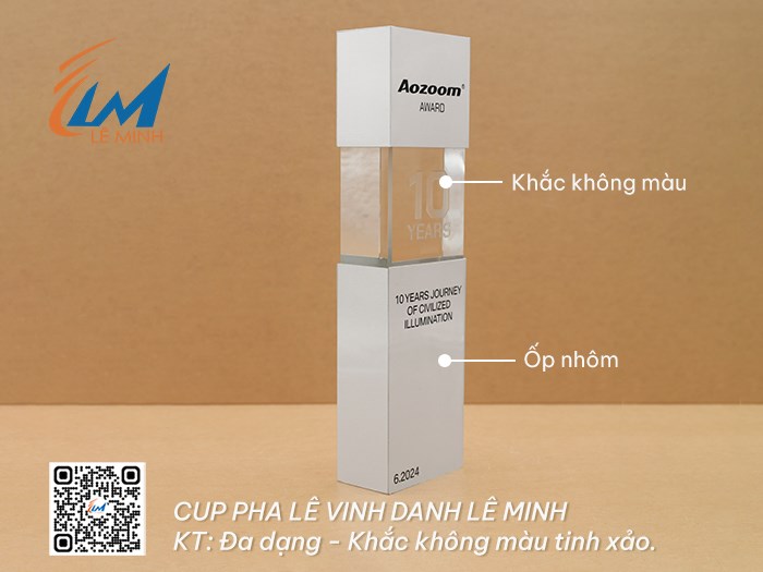 Cúp pha lê vinh danh 