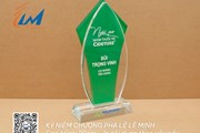 Kỷ Niệm Chương Pha Lê – Cẩm Nang Chọn Kỷ Niệm Chương Đẹp, Ý Nghĩa